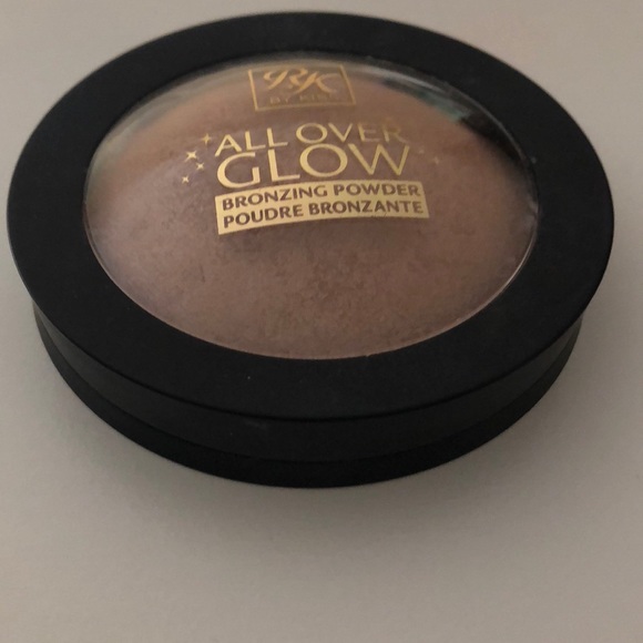 All over glow bronzing powder - Picture 1 of 3